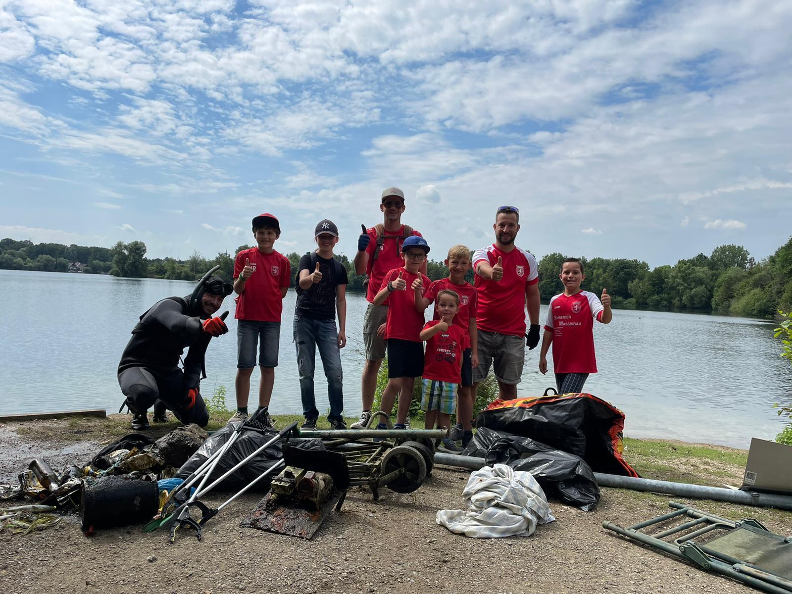 Liecker E-Jugend sammelt Müll am Lago